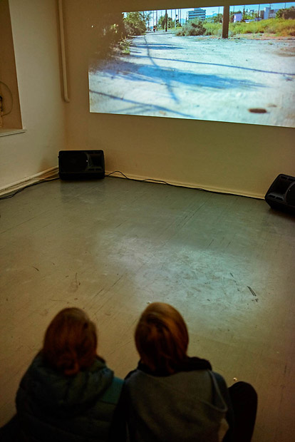 konrad smolenski [pl] <i>energy hunters</i>, video, 2011